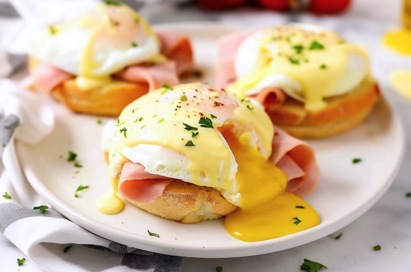 Eggs Benedict with Hollandaise Sauce