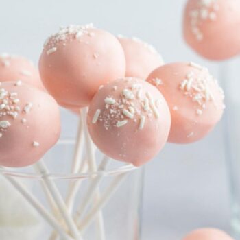 Starbucks Cake Pops (Easy Recipe)