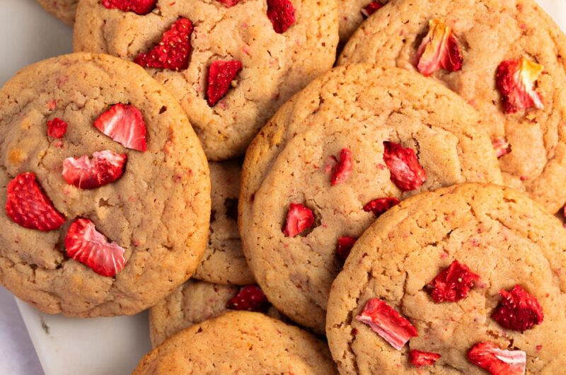 Best Strawberry Cheesecake Cookies
