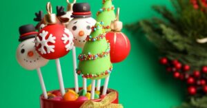 Sweet Homemade Christmas Cake Pops